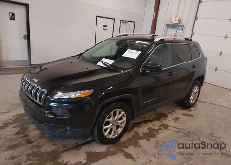 2015 Jeep Cherokee Latitude z USA, uszkodzony, nr VIN 1C4PJMCS2FW702763